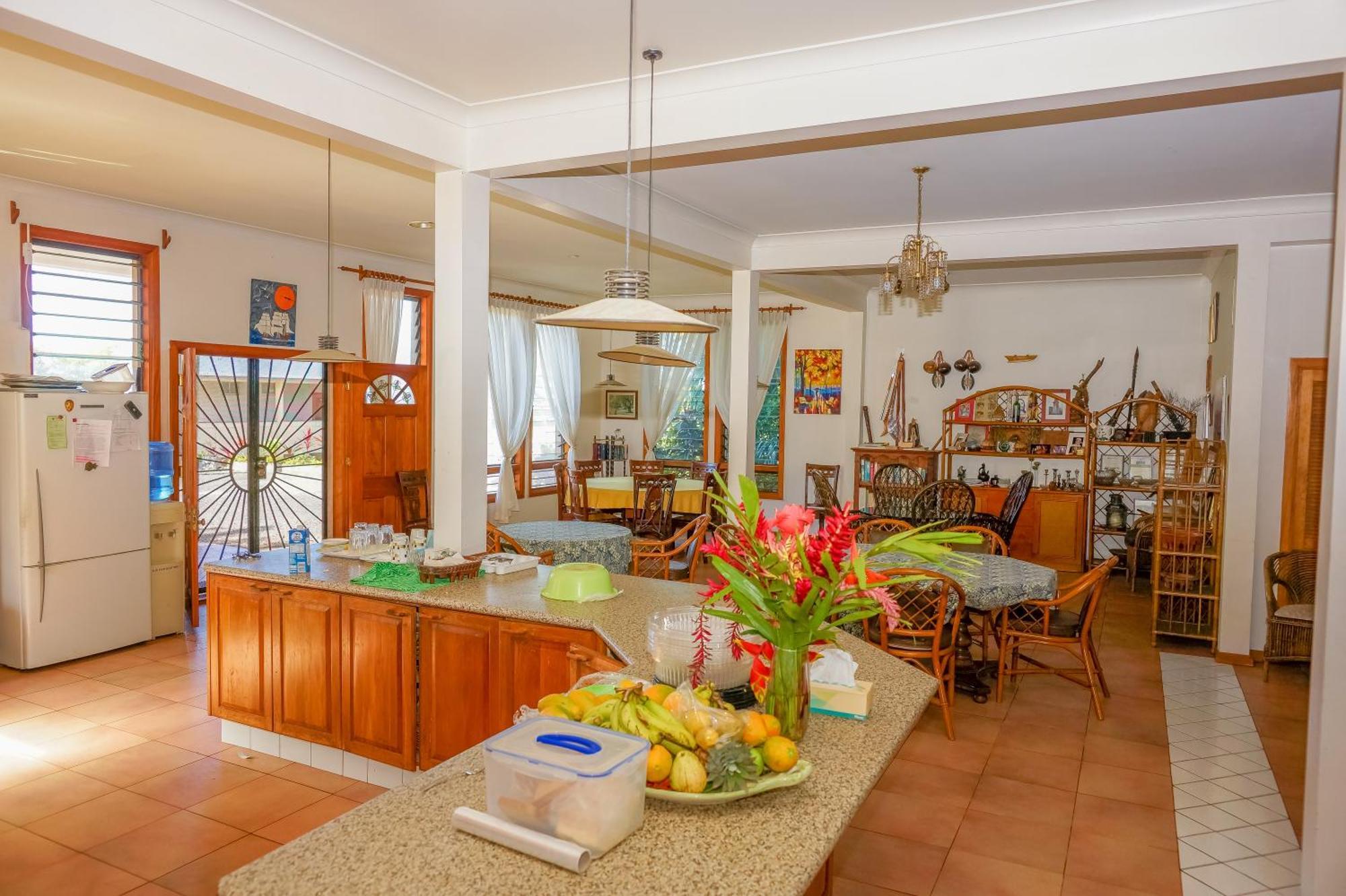 אפיה Lynn'S Getaway Hotel מראה חיצוני תמונה