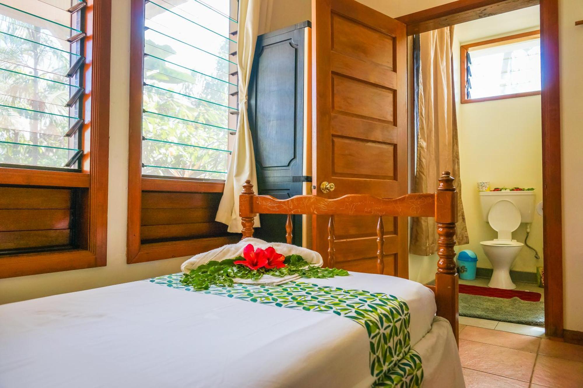 אפיה Lynn'S Getaway Hotel מראה חיצוני תמונה