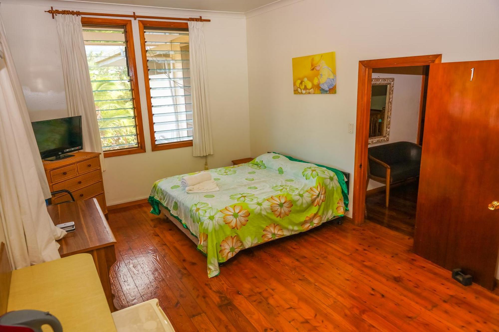 אפיה Lynn'S Getaway Hotel מראה חיצוני תמונה