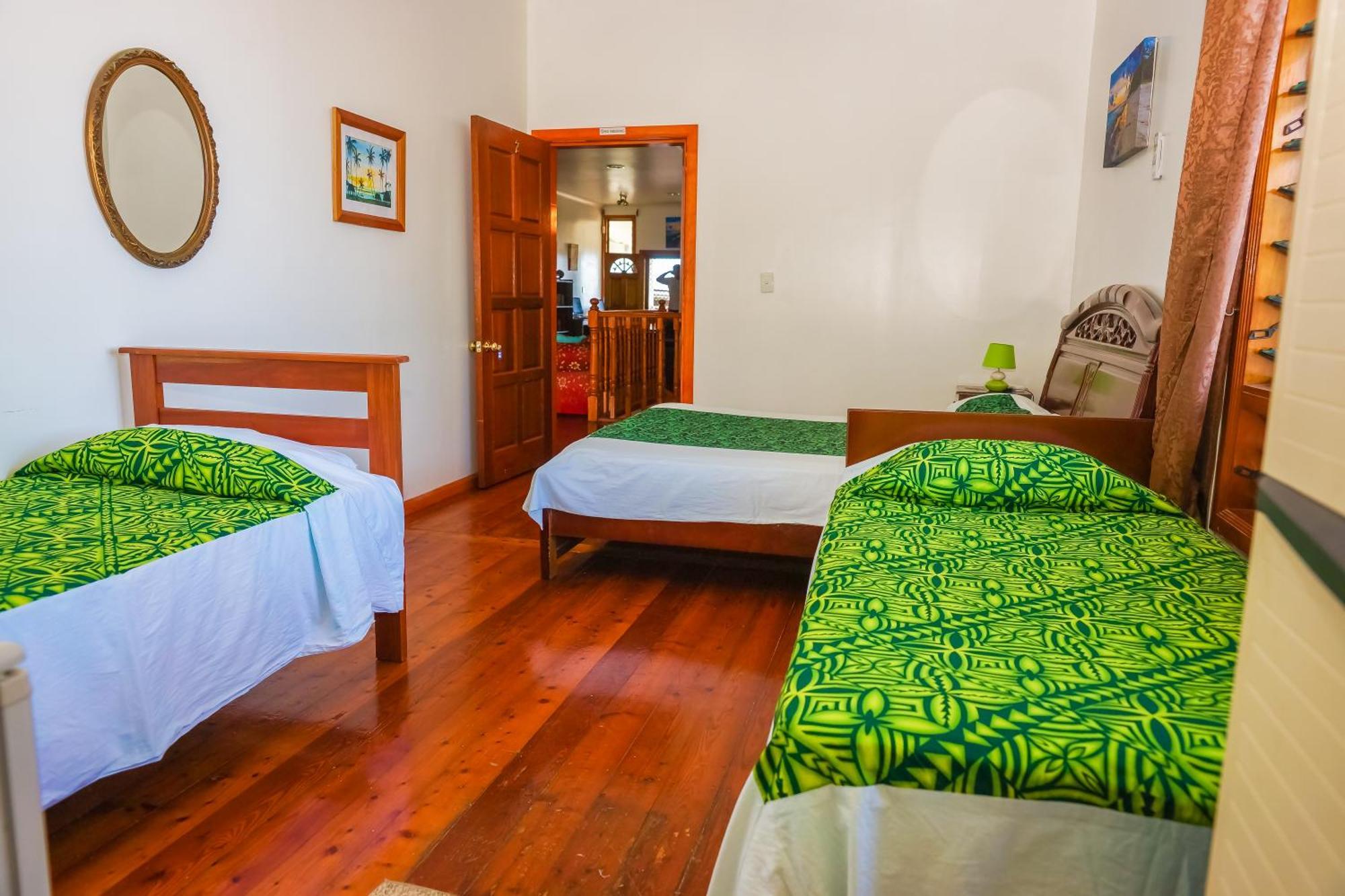 אפיה Lynn'S Getaway Hotel מראה חיצוני תמונה