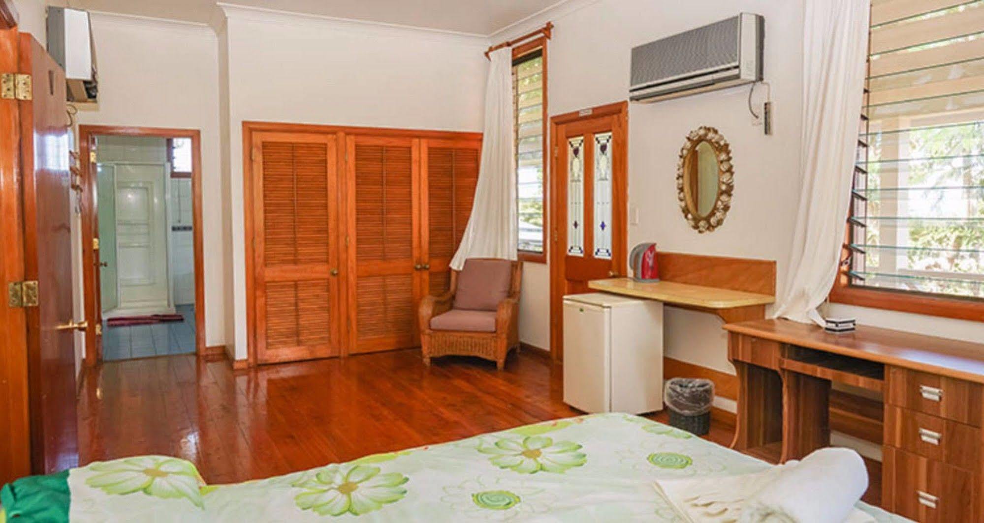 אפיה Lynn'S Getaway Hotel מראה חיצוני תמונה